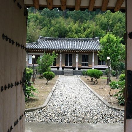 Hotel Goseong Choi Pilgan'S Old House Exterior foto