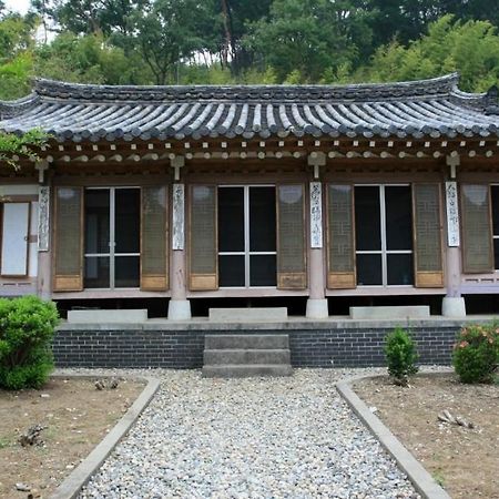 Hotel Goseong Choi Pilgan'S Old House Exterior foto