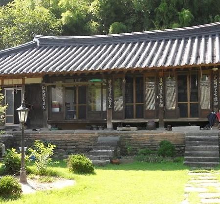 Hotel Goseong Choi Pilgan'S Old House Exterior foto
