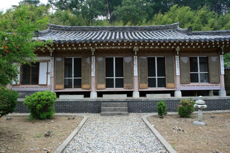 Hotel Goseong Choi Pilgan'S Old House Exterior foto