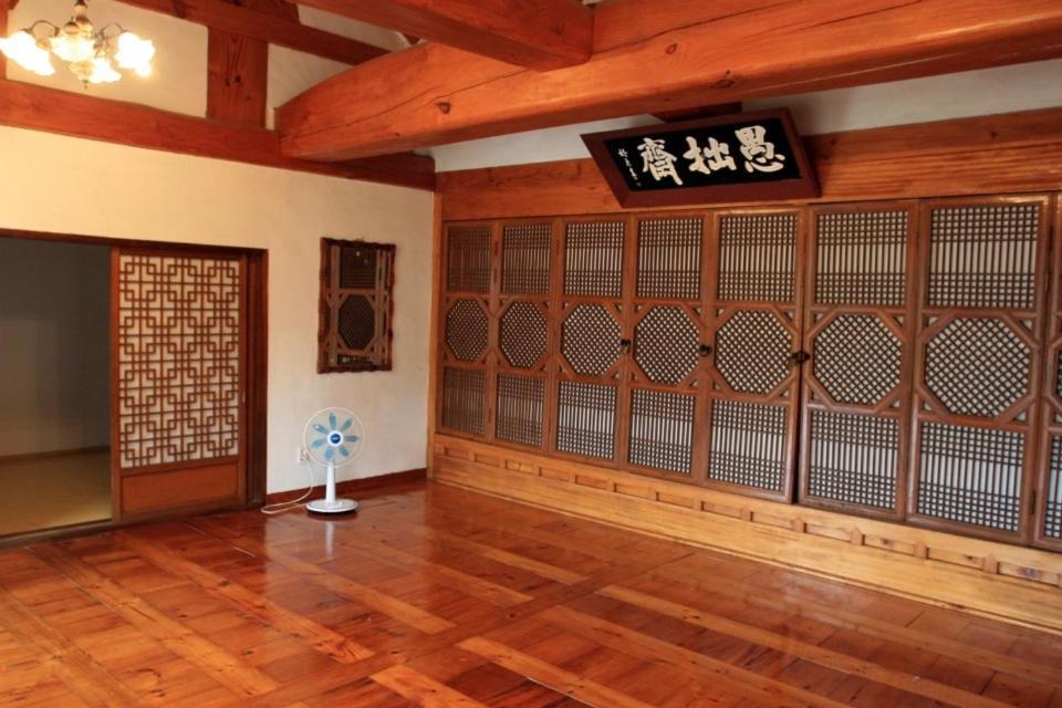 Hotel Goseong Choi Pilgan'S Old House Exterior foto