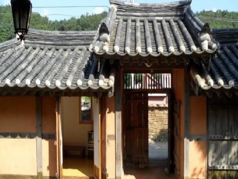 Hotel Goseong Choi Pilgan'S Old House Exterior foto
